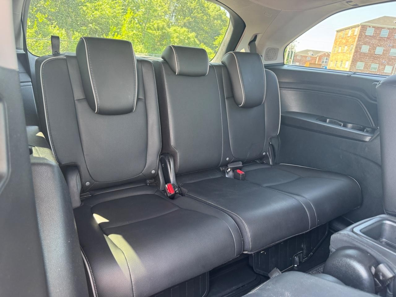 Honda Odyssey Vehicle Full-screen Gallery Image 11
