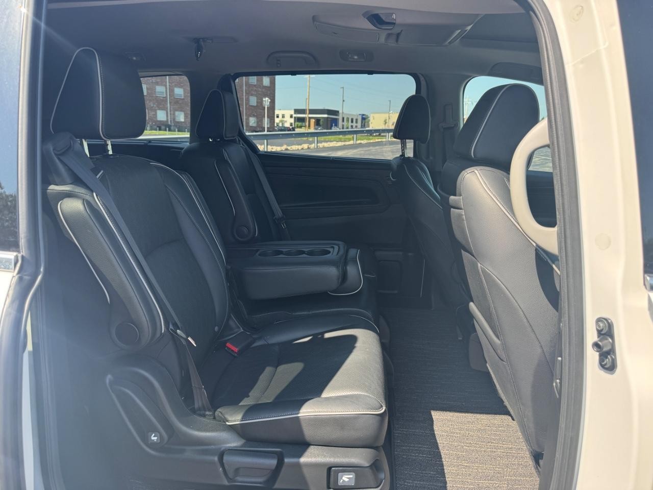 Honda Odyssey Vehicle Full-screen Gallery Image 12