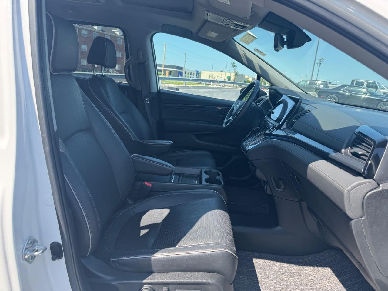 Honda Odyssey Vehicle Full-screen Gallery Image 19