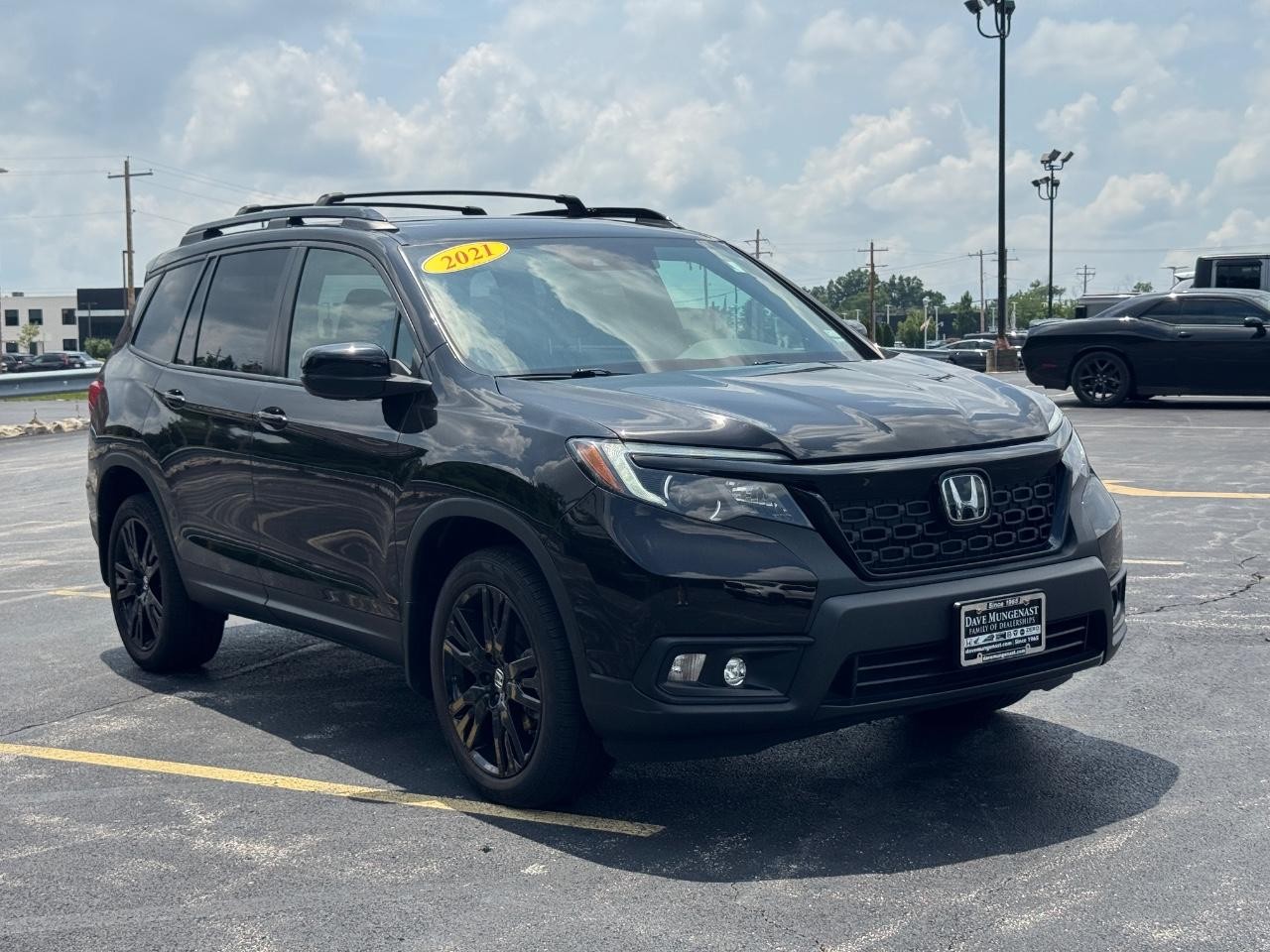 Honda Passport Vehicle Full-screen Gallery Image 02