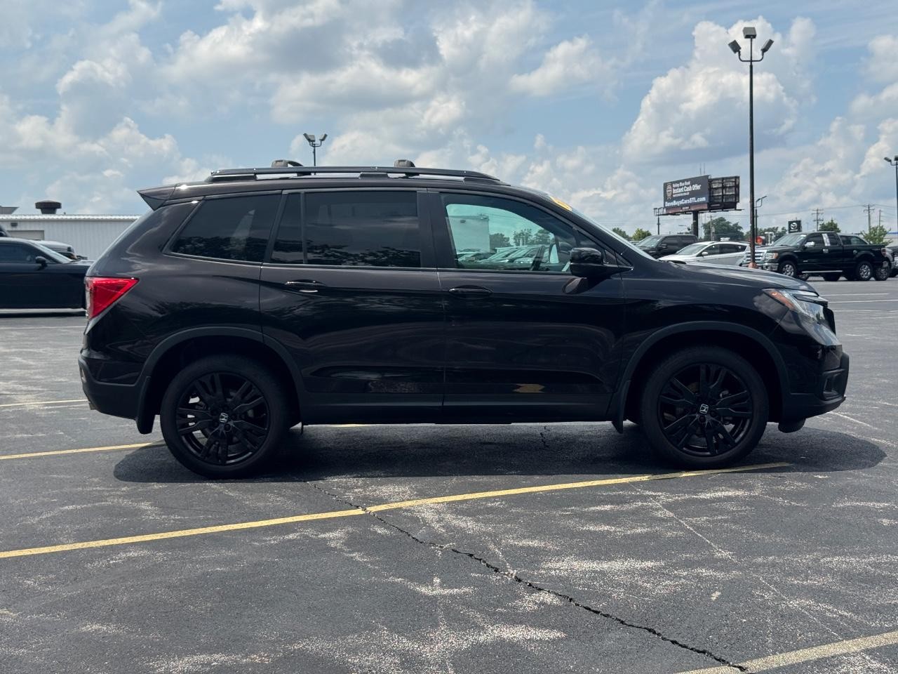 Honda Passport Vehicle Full-screen Gallery Image 03