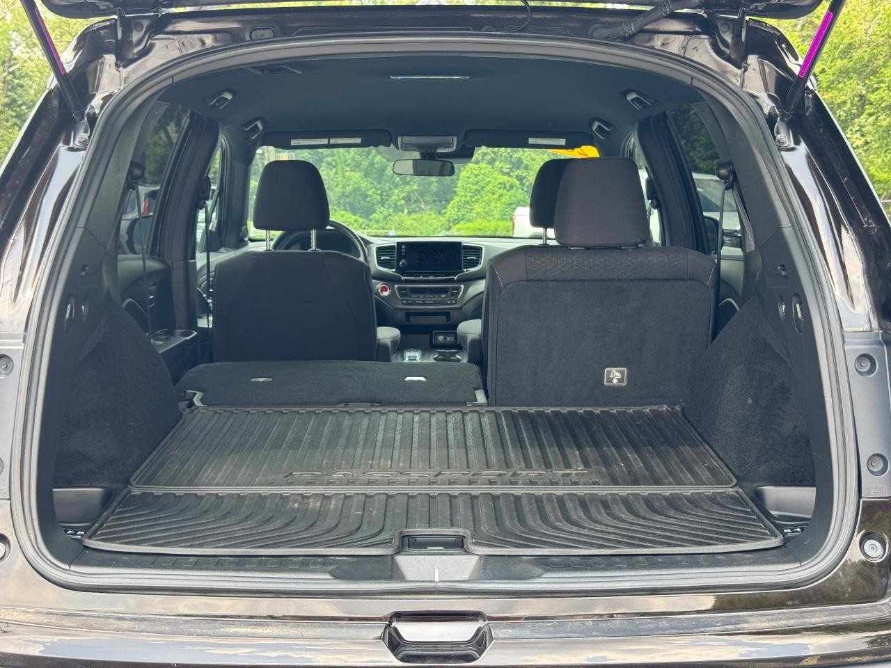Honda Passport Vehicle Full-screen Gallery Image 05