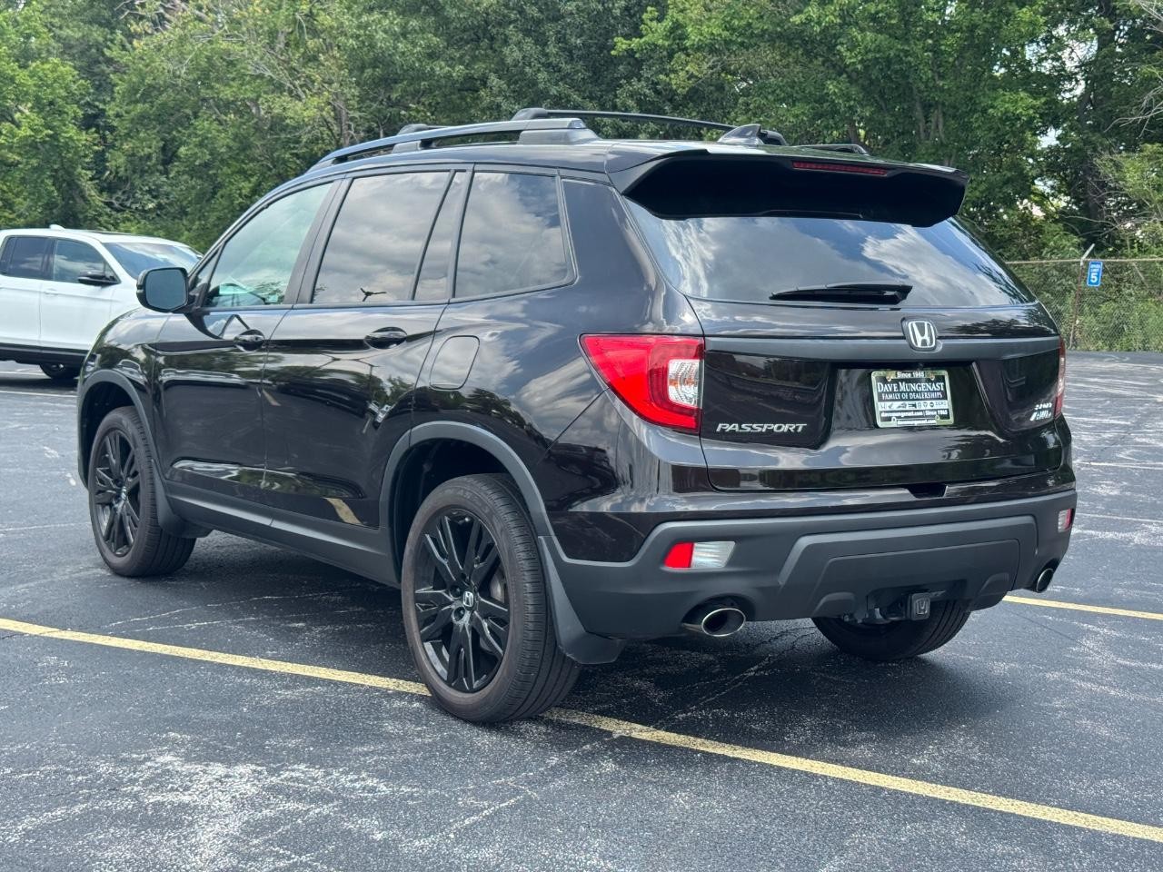Honda Passport Vehicle Full-screen Gallery Image 07