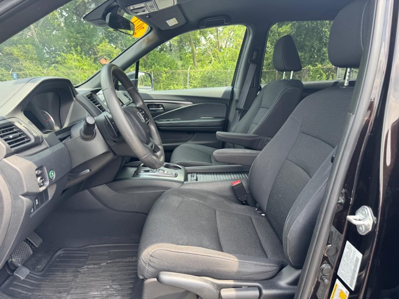 Honda Passport Vehicle Full-screen Gallery Image 19