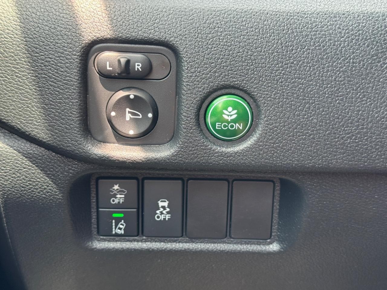 Honda Passport Vehicle Full-screen Gallery Image 23