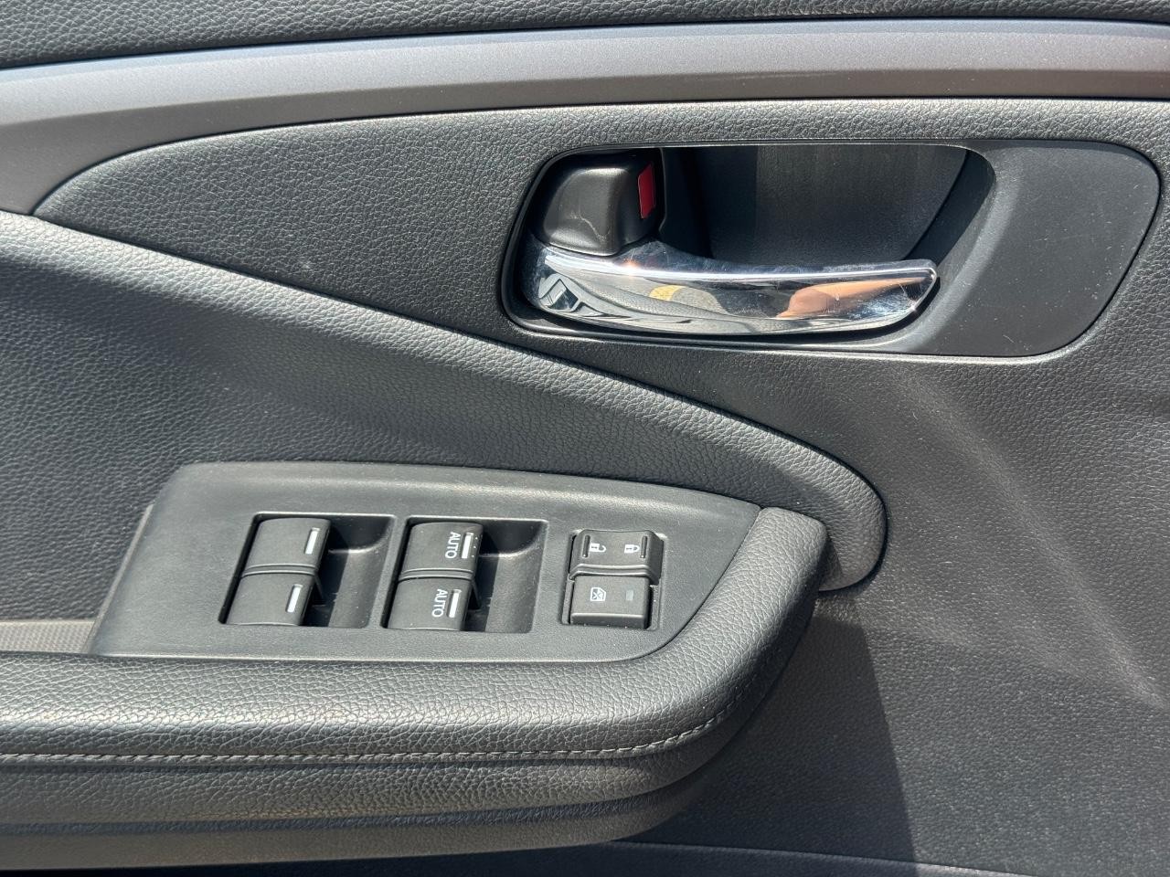 Honda Passport Vehicle Full-screen Gallery Image 25