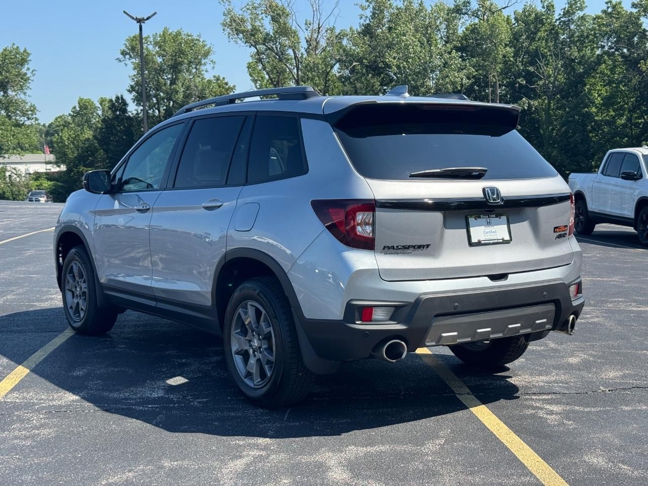 Honda Passport Vehicle Full-screen Gallery Image 07