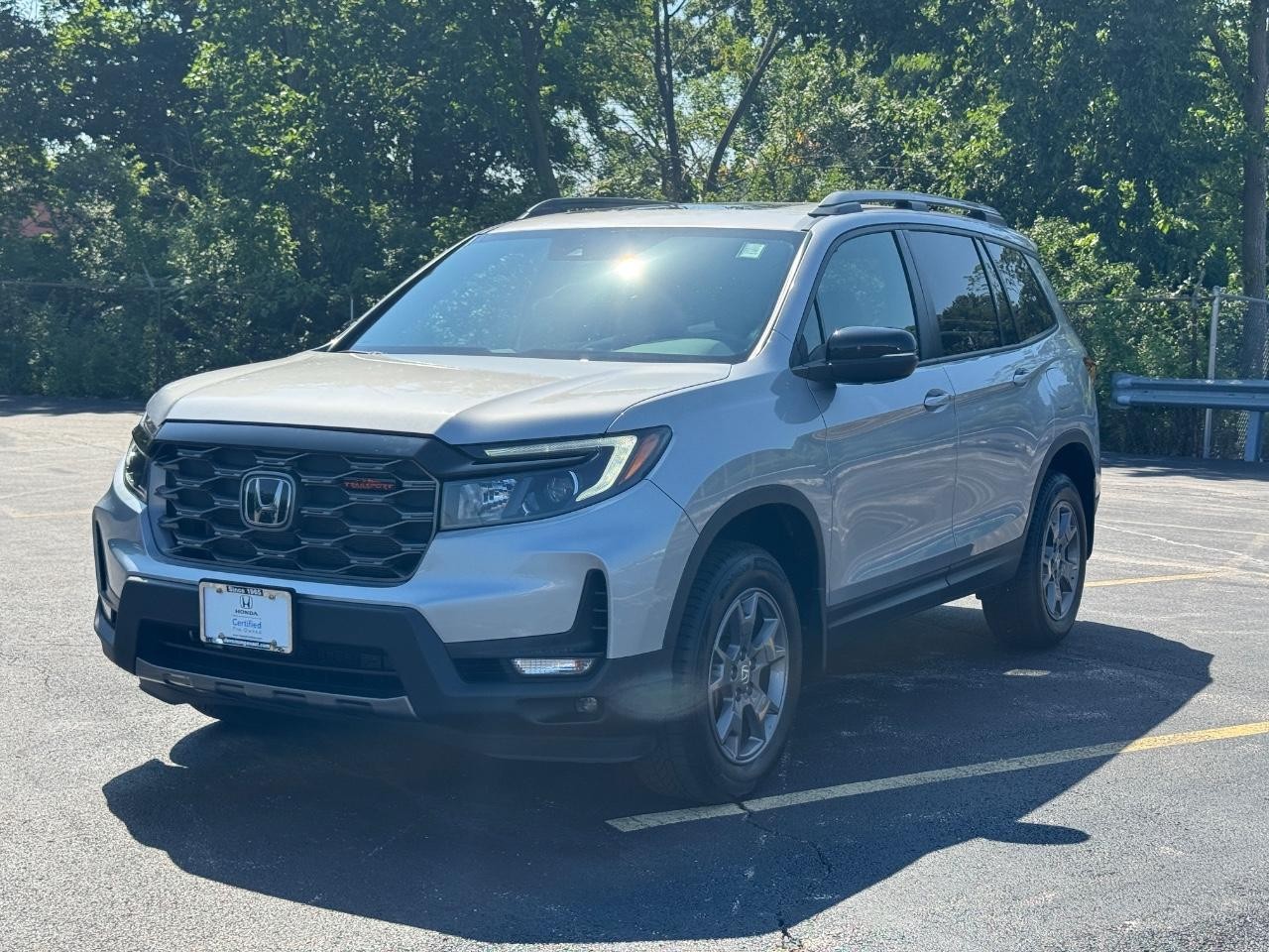 Honda Passport Vehicle Full-screen Gallery Image 09