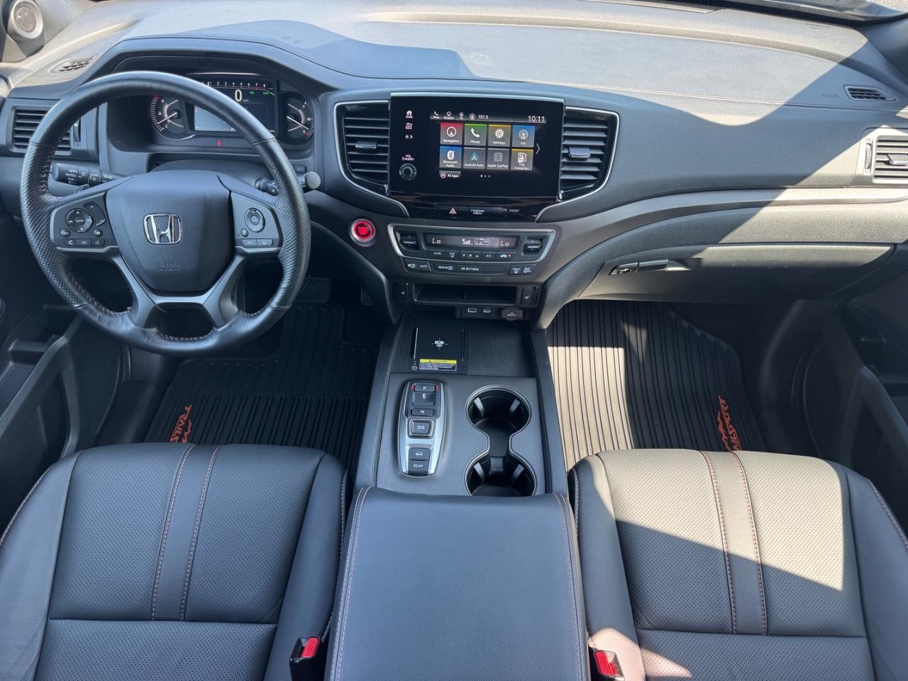 Honda Passport Vehicle Full-screen Gallery Image 12