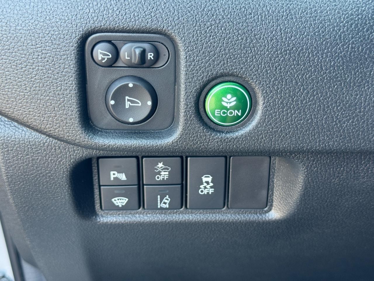 Honda Passport Vehicle Full-screen Gallery Image 24