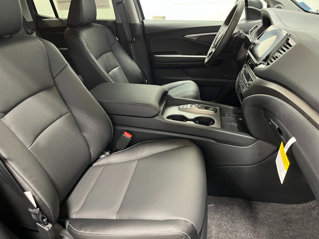 Honda Ridgeline Vehicle Full-screen Gallery Image 28