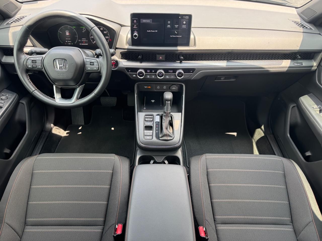 Honda CR-V Hybrid Vehicle Full-screen Gallery Image 12