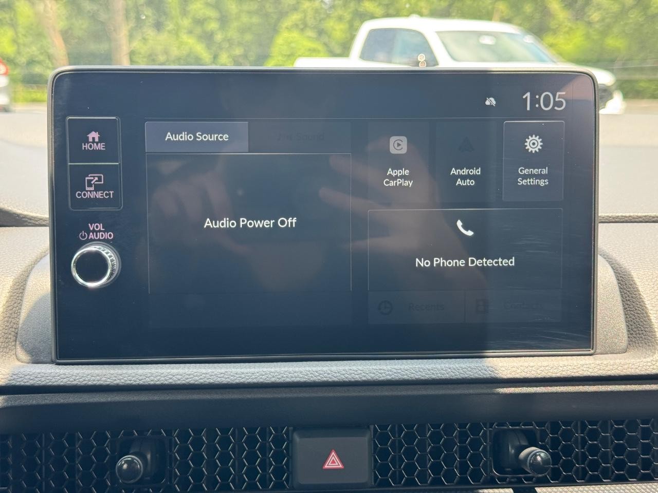 Honda CR-V Hybrid Vehicle Full-screen Gallery Image 14