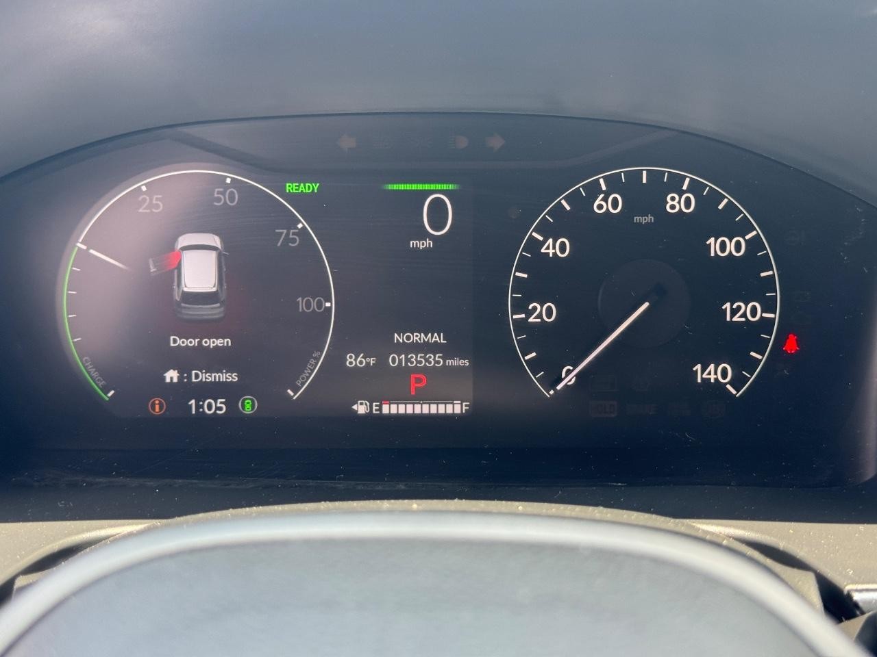 Honda CR-V Hybrid Vehicle Full-screen Gallery Image 21