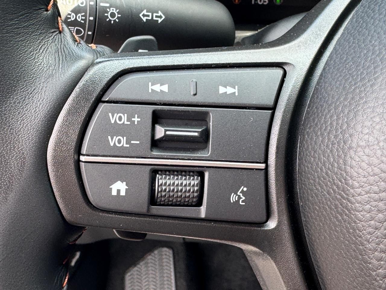Honda CR-V Hybrid Vehicle Full-screen Gallery Image 22
