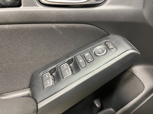 Honda Civic Hatchback Hybrid Vehicle Full-screen Gallery Image 15