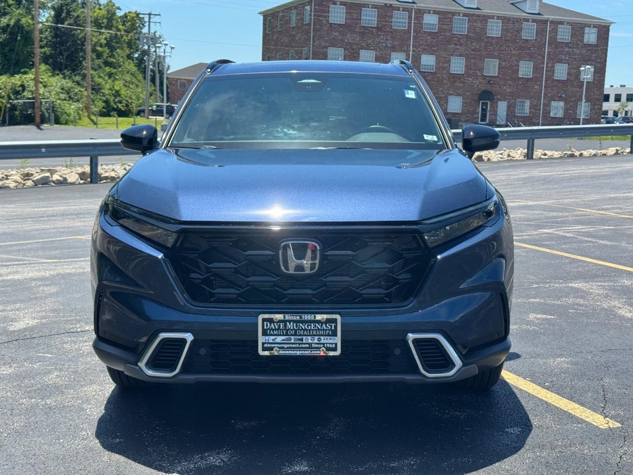 Honda CR-V Hybrid Vehicle Full-screen Gallery Image 10