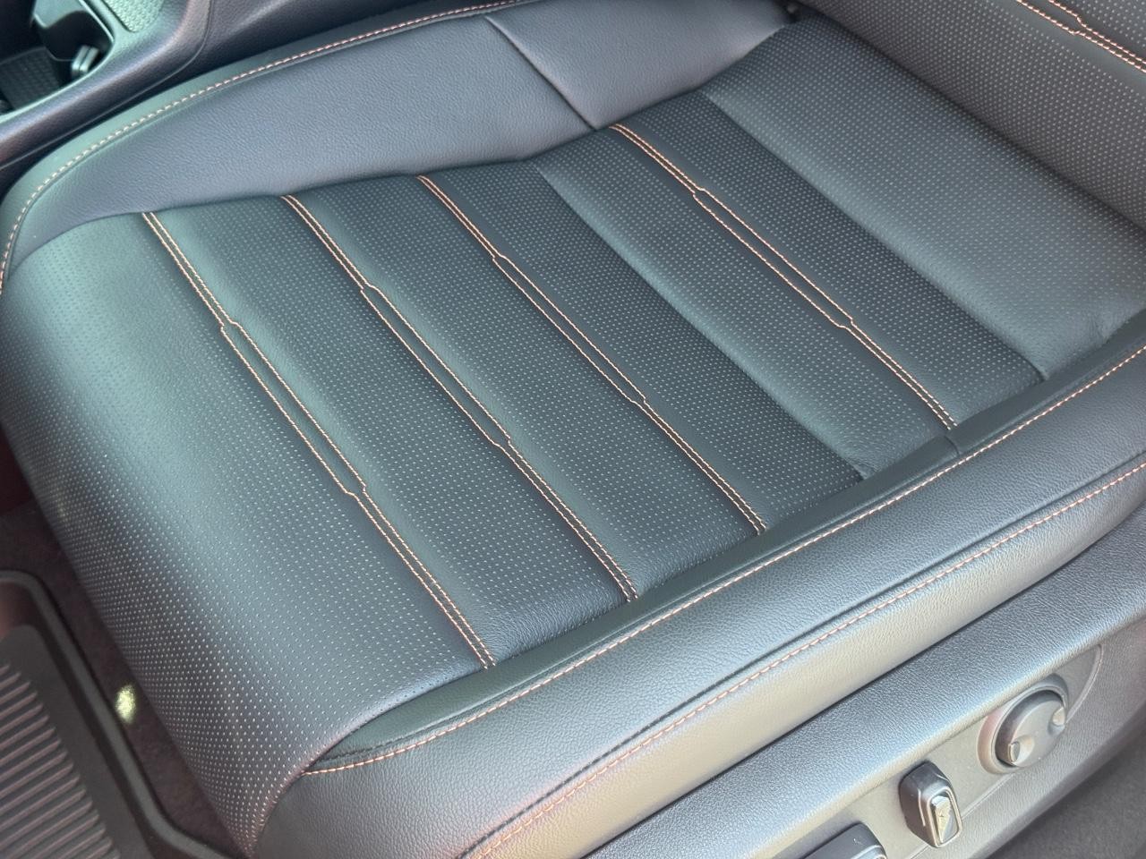 Honda CR-V Hybrid Vehicle Full-screen Gallery Image 28