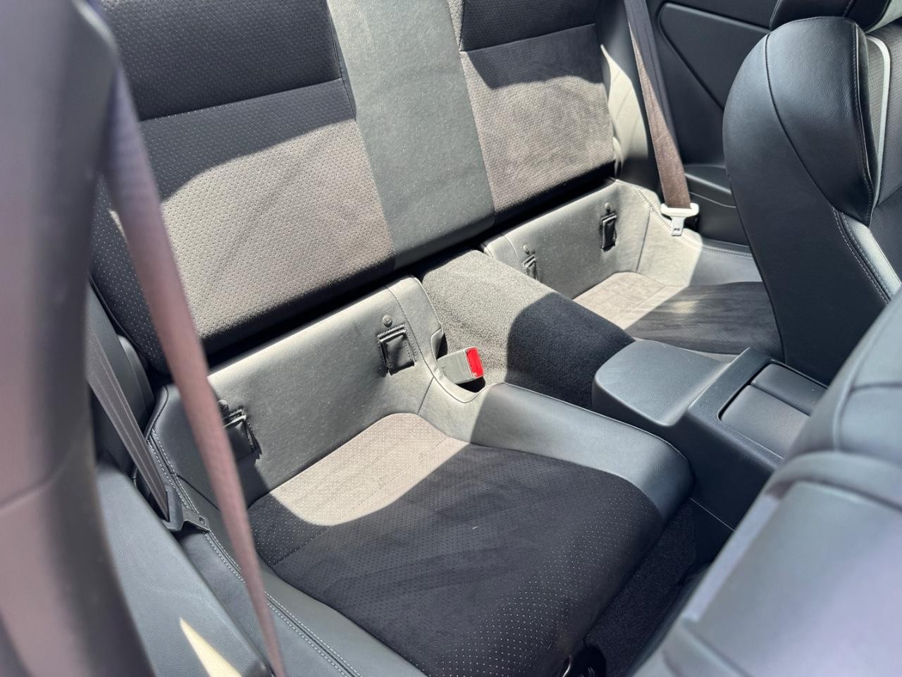 Toyota GR86 Vehicle Full-screen Gallery Image 11