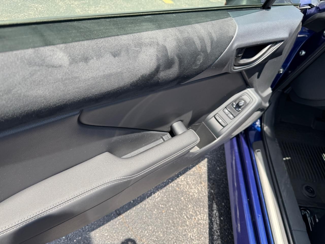 Toyota GR86 Vehicle Full-screen Gallery Image 15