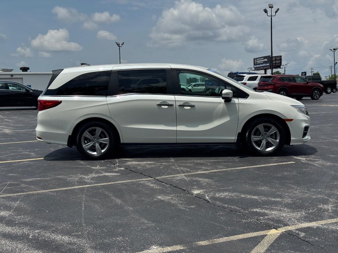 Honda Odyssey Vehicle Full-screen Gallery Image 03