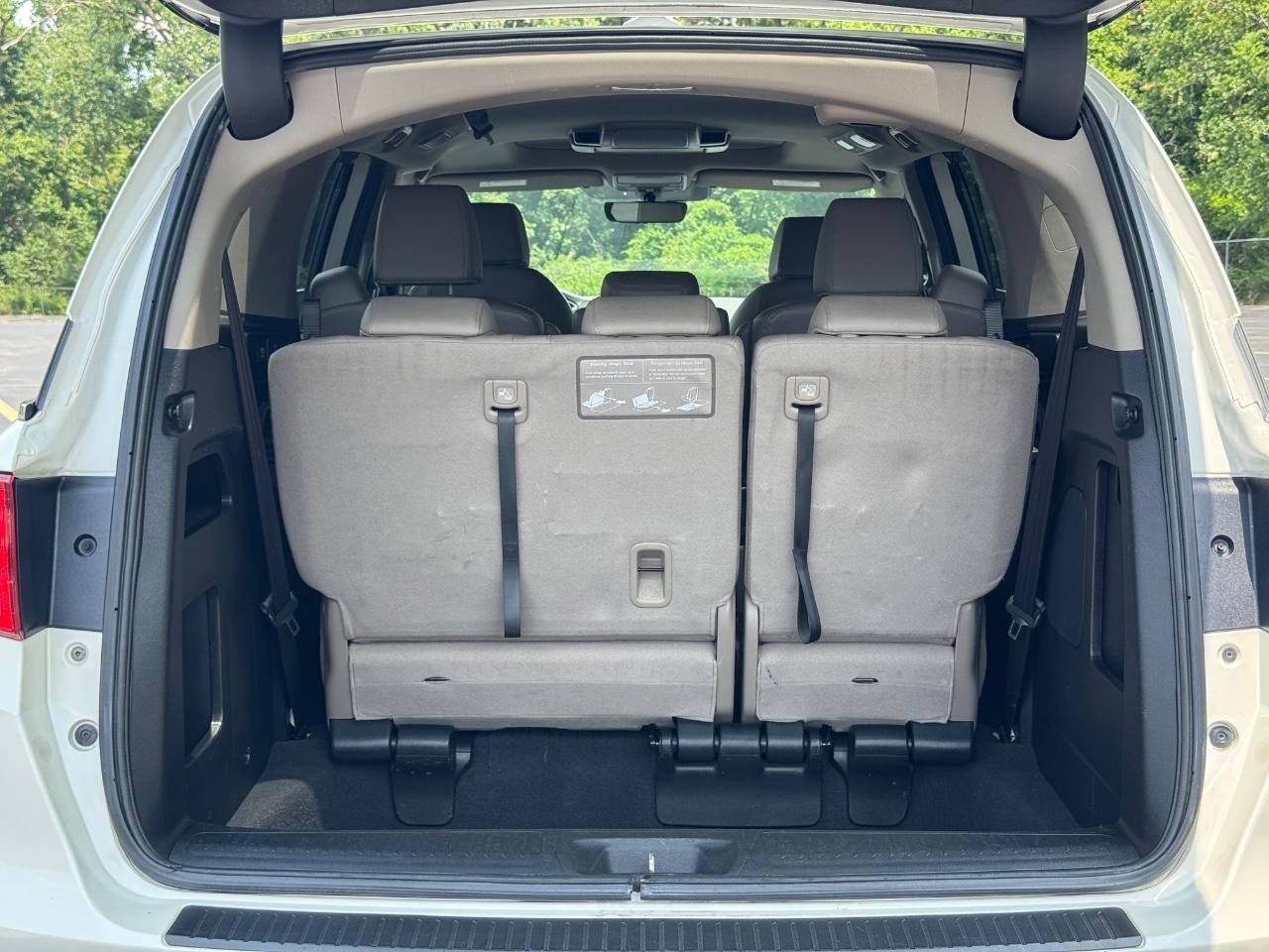 Honda Odyssey Vehicle Full-screen Gallery Image 05