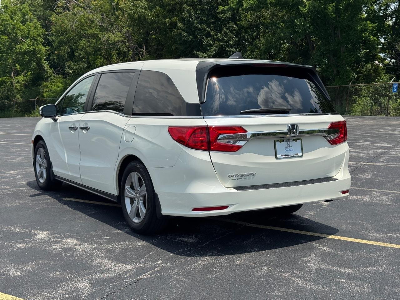 Honda Odyssey Vehicle Full-screen Gallery Image 07
