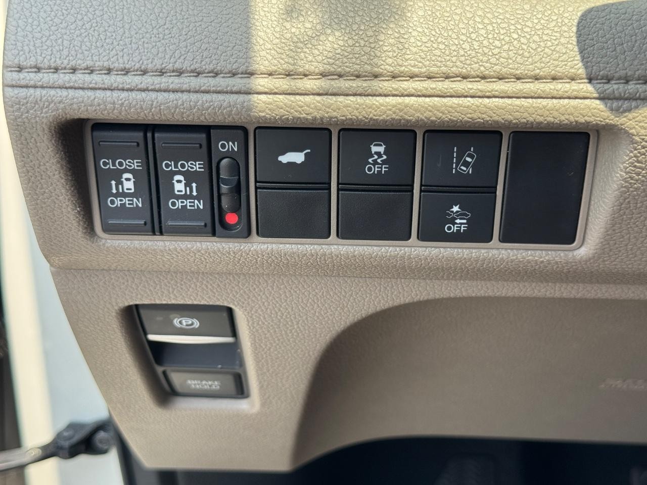 Honda Odyssey Vehicle Full-screen Gallery Image 24