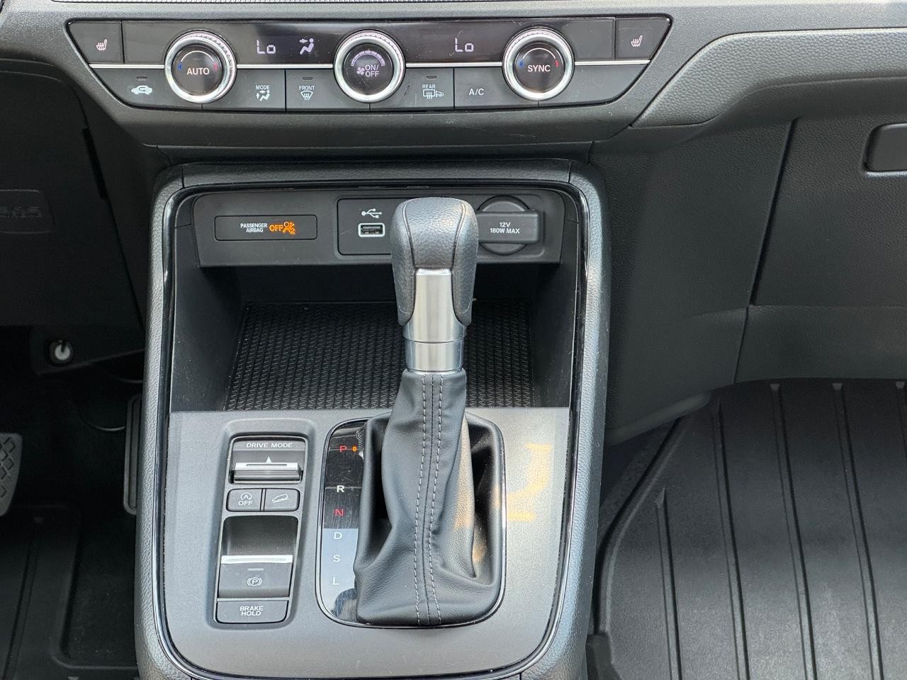 Honda CR-V Vehicle Full-screen Gallery Image 15