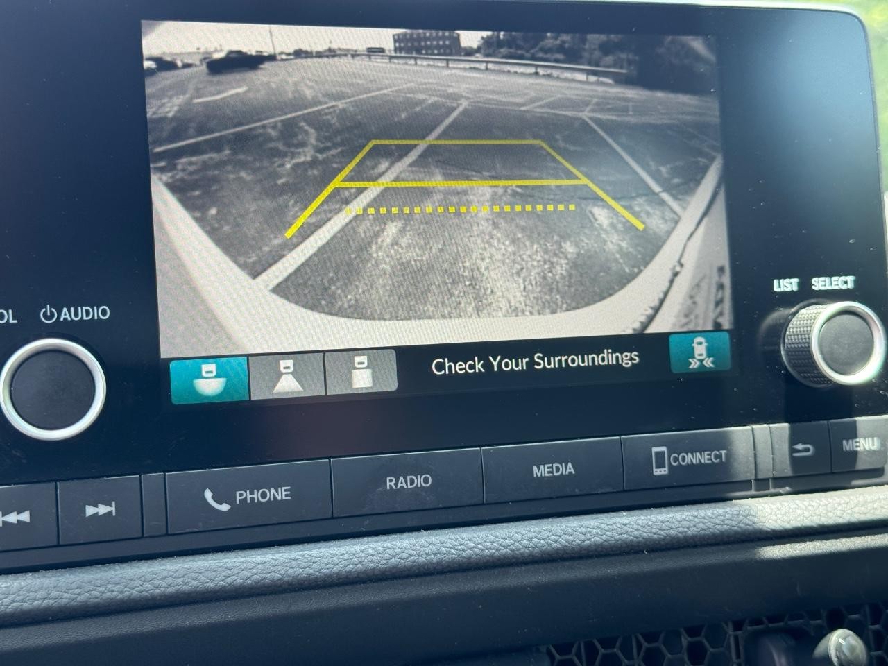 Honda CR-V Vehicle Full-screen Gallery Image 23