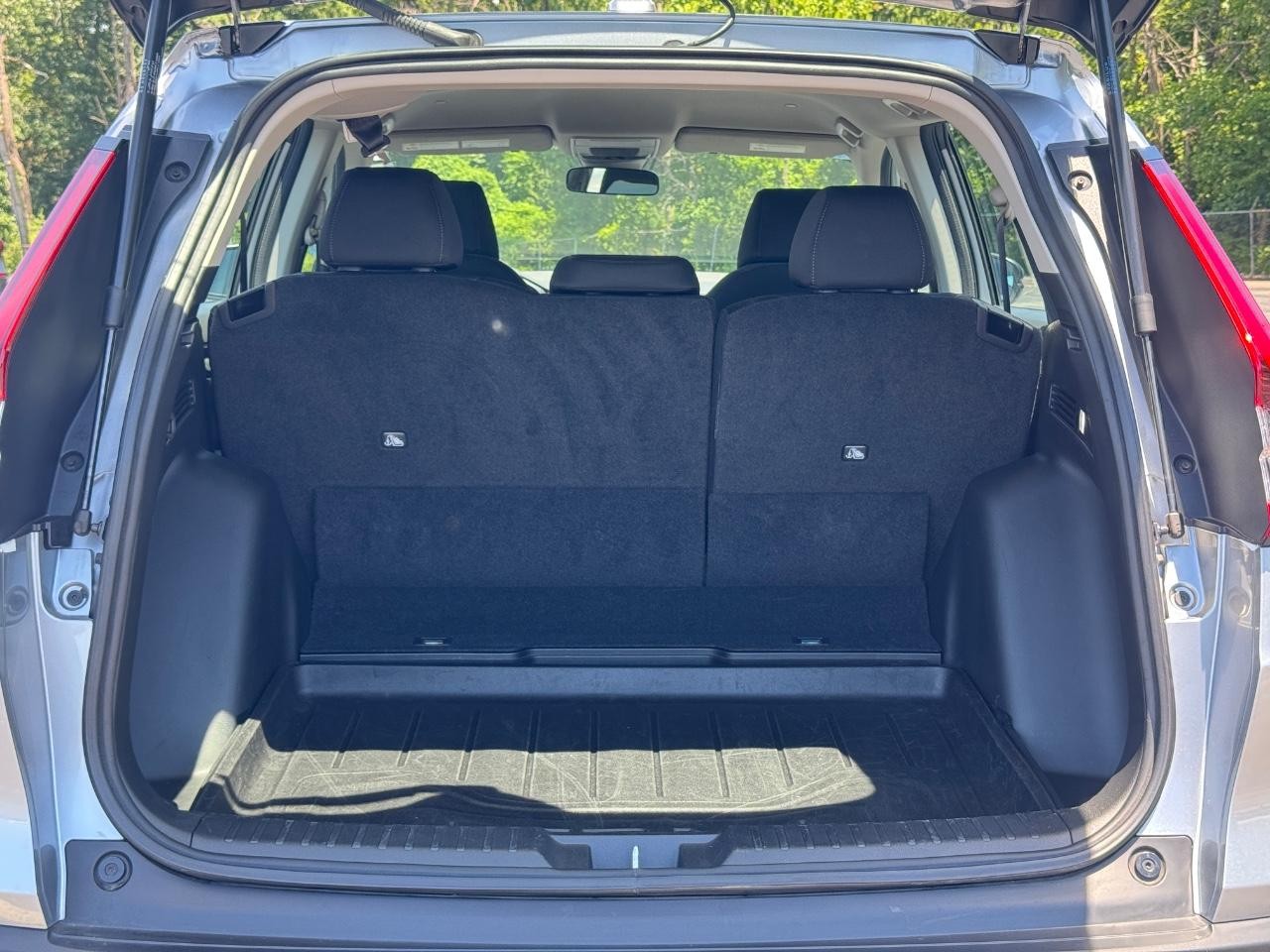 Honda CR-V Vehicle Full-screen Gallery Image 05