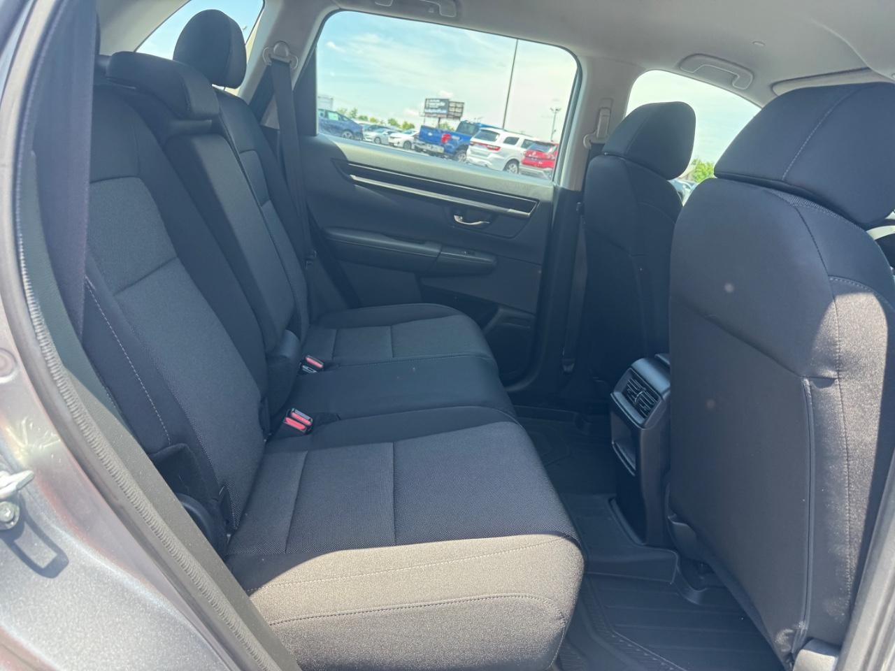 Honda CR-V Vehicle Full-screen Gallery Image 11