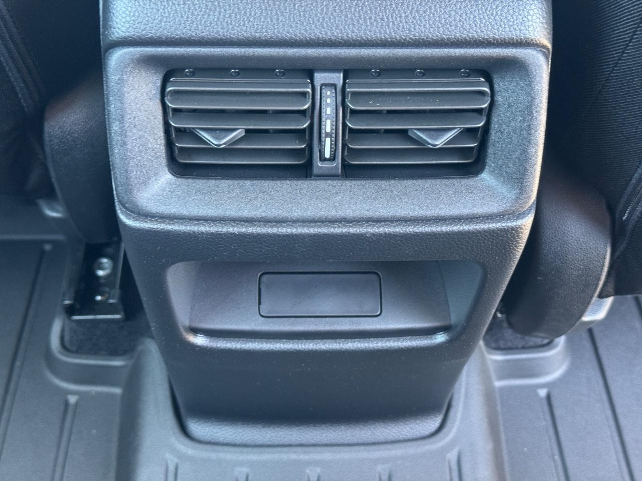 Honda CR-V Vehicle Full-screen Gallery Image 17