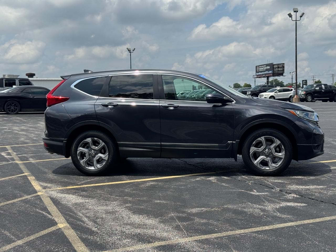 Honda CR-V Vehicle Full-screen Gallery Image 03