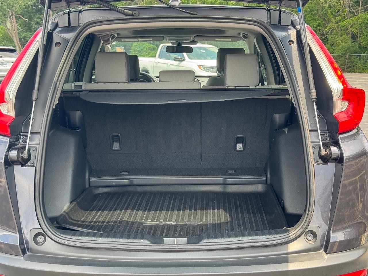 Honda CR-V Vehicle Full-screen Gallery Image 05