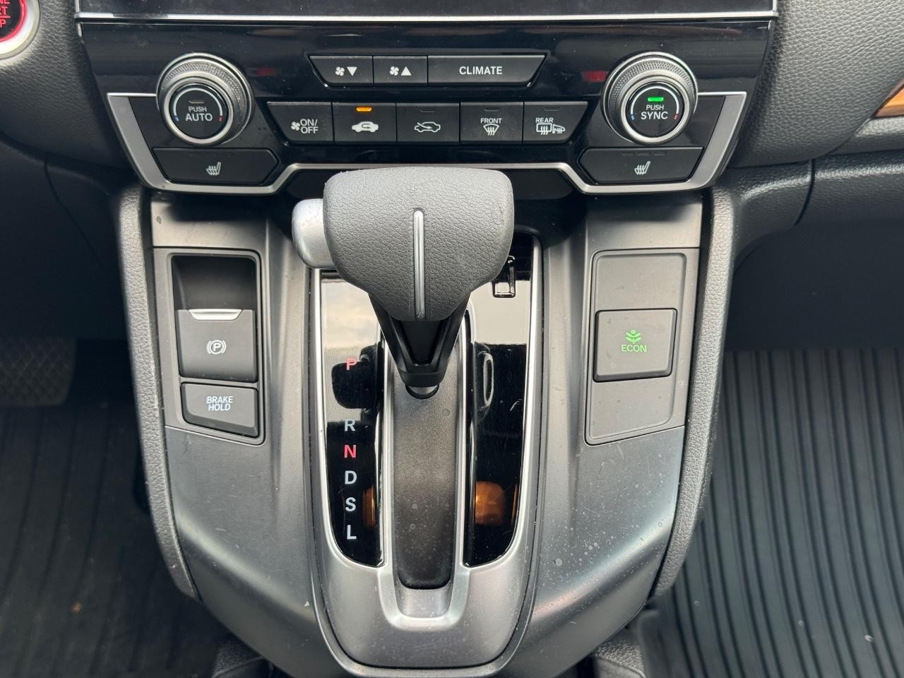 Honda CR-V Vehicle Full-screen Gallery Image 15