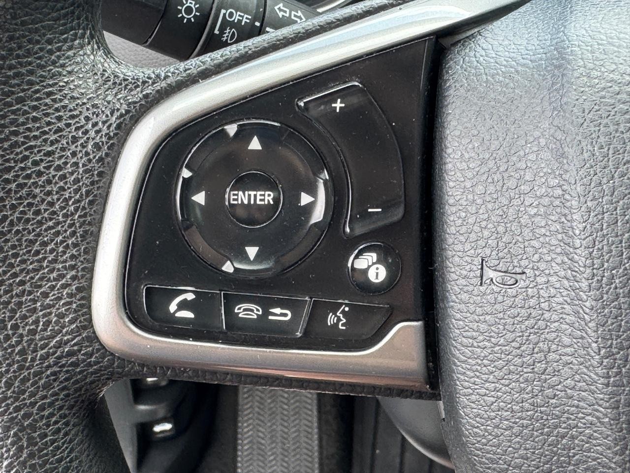 Honda CR-V Vehicle Full-screen Gallery Image 21