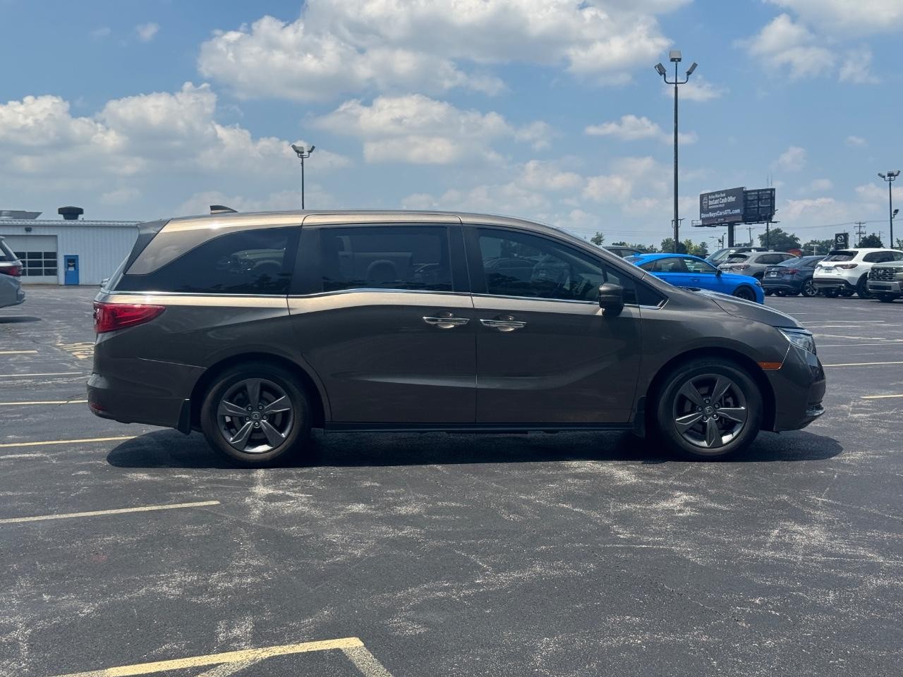 Honda Odyssey Vehicle Full-screen Gallery Image 03