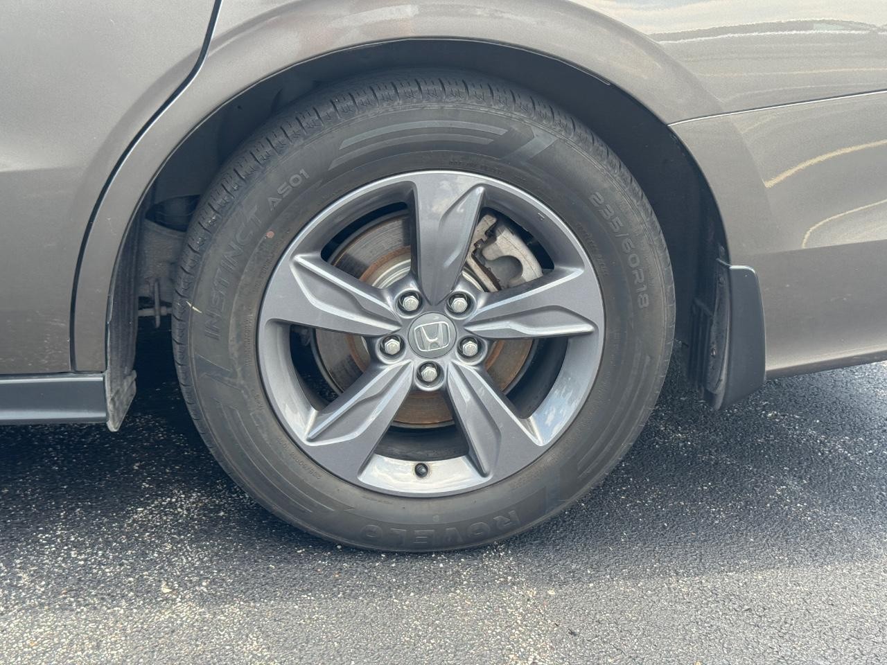 Honda Odyssey Vehicle Full-screen Gallery Image 08