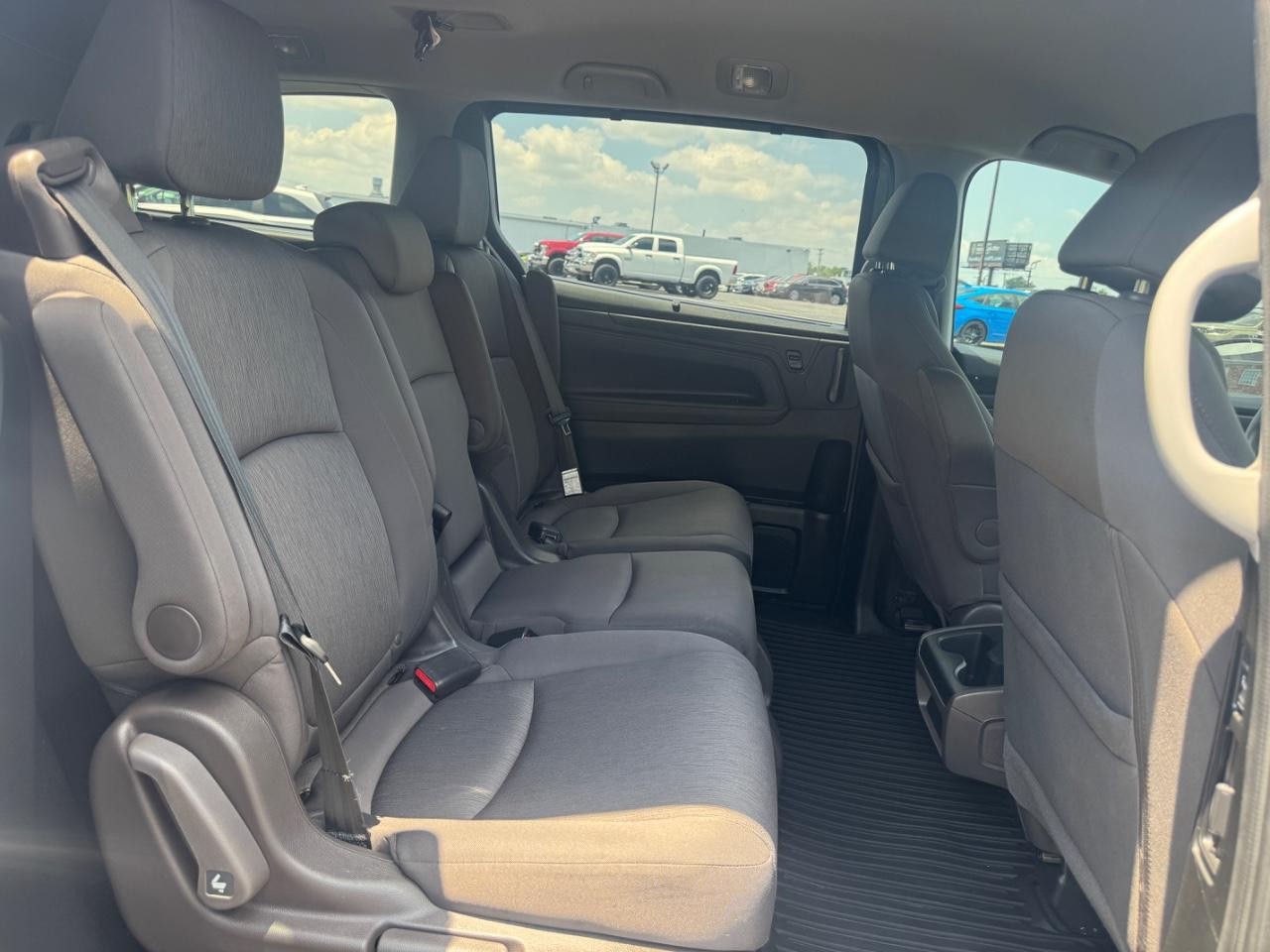Honda Odyssey Vehicle Full-screen Gallery Image 11