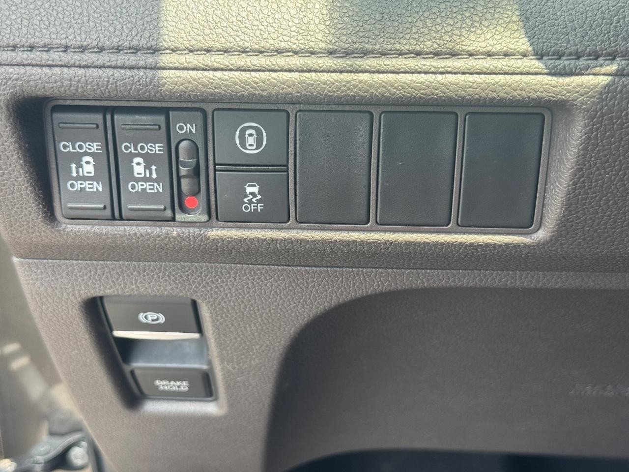 Honda Odyssey Vehicle Full-screen Gallery Image 22