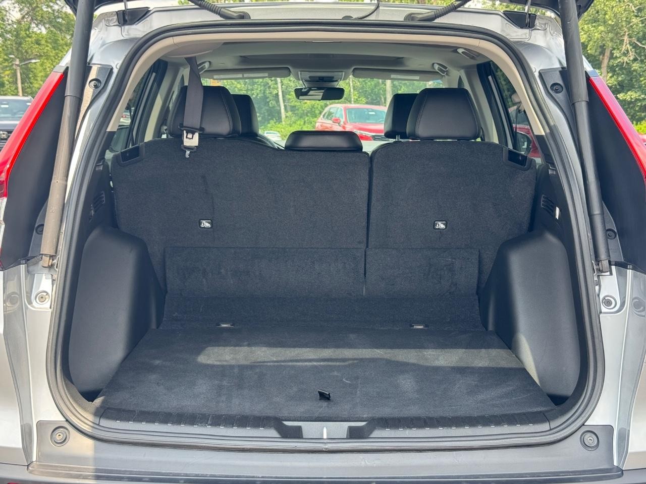 Honda CR-V Vehicle Full-screen Gallery Image 05