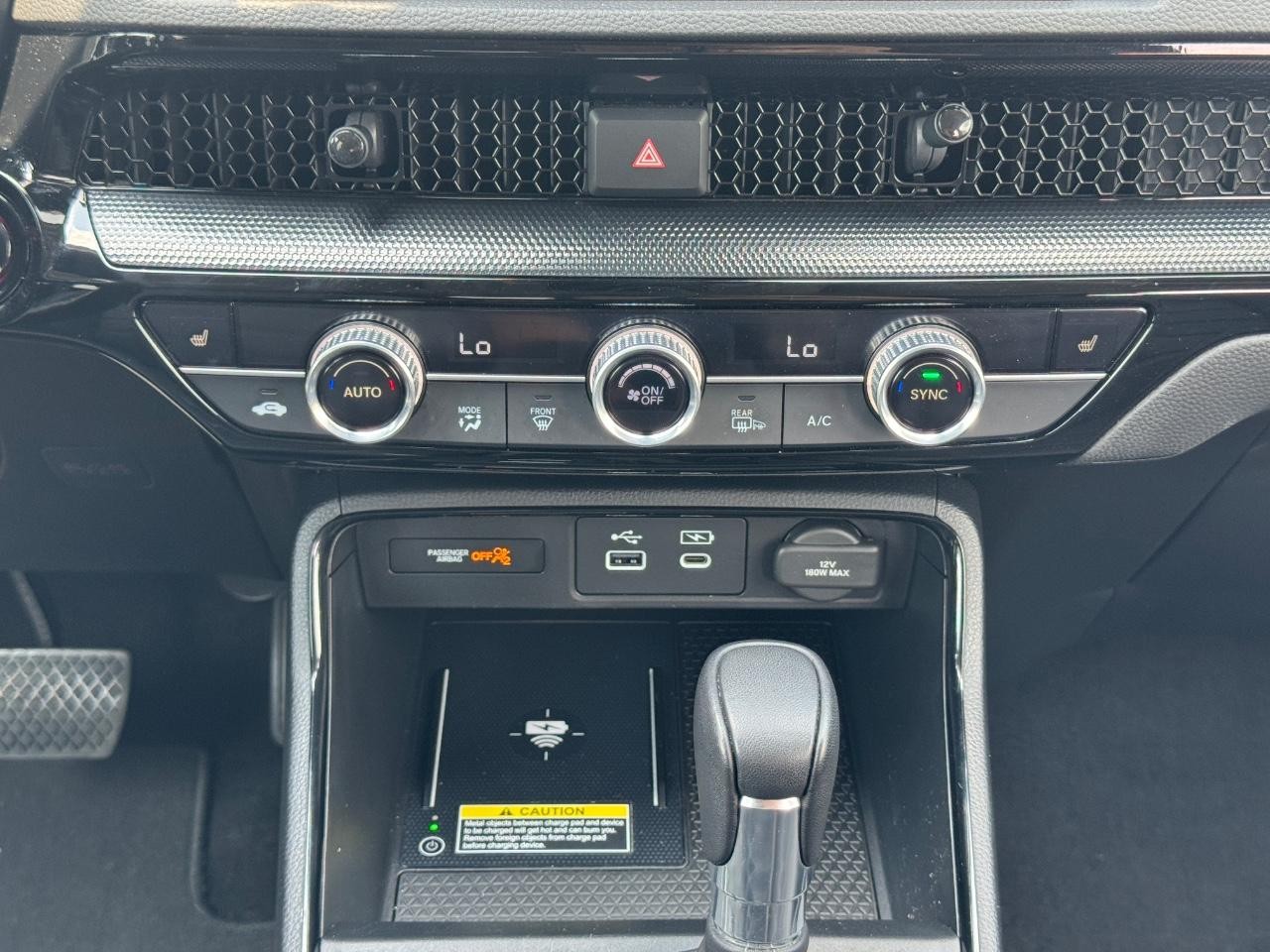 Honda CR-V Vehicle Full-screen Gallery Image 15