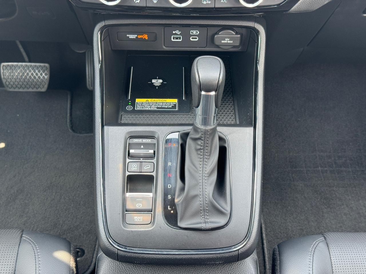 Honda CR-V Vehicle Full-screen Gallery Image 16