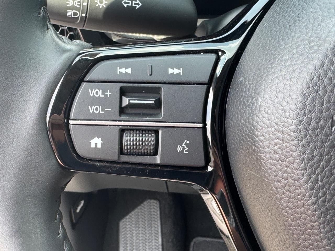 Honda CR-V Vehicle Full-screen Gallery Image 22