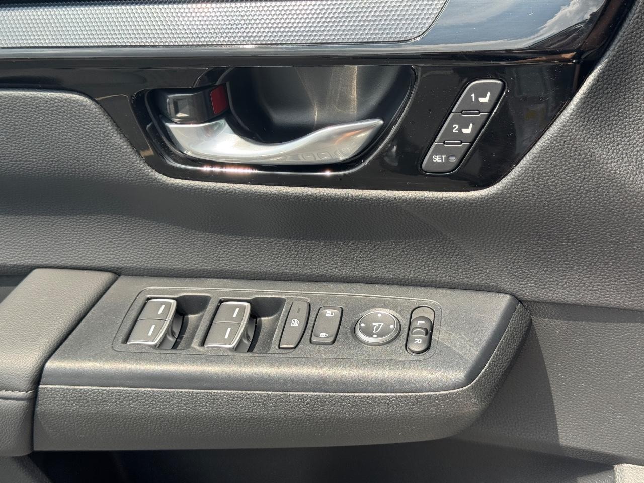 Honda CR-V Vehicle Full-screen Gallery Image 26