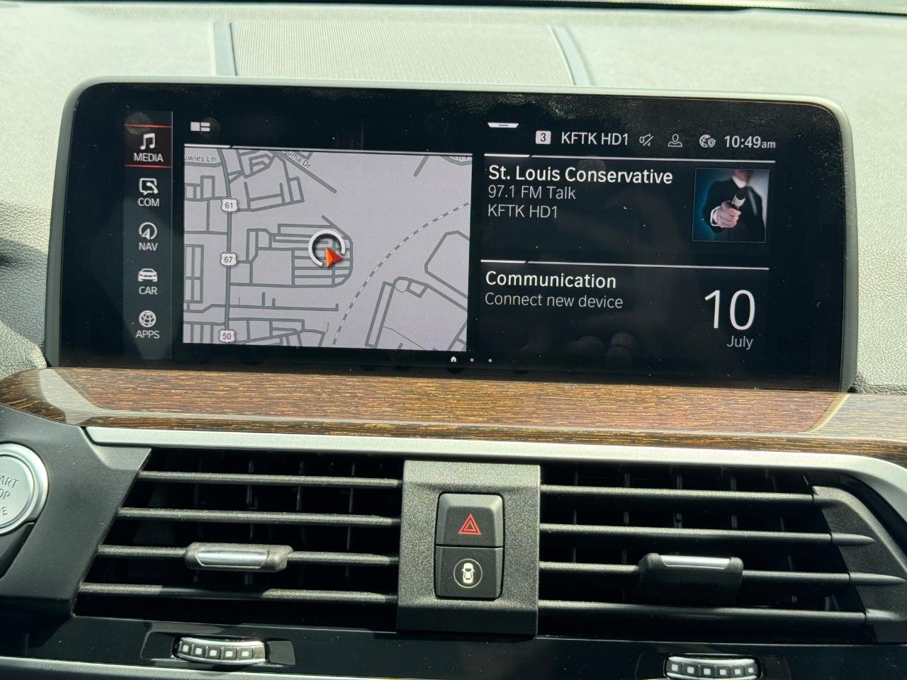 BMW X3 Vehicle Full-screen Gallery Image 14