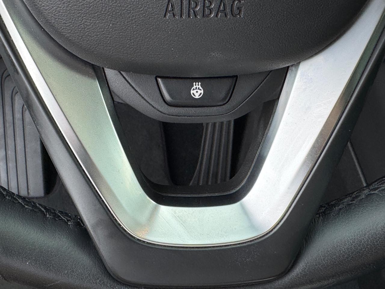 BMW X3 Vehicle Full-screen Gallery Image 24
