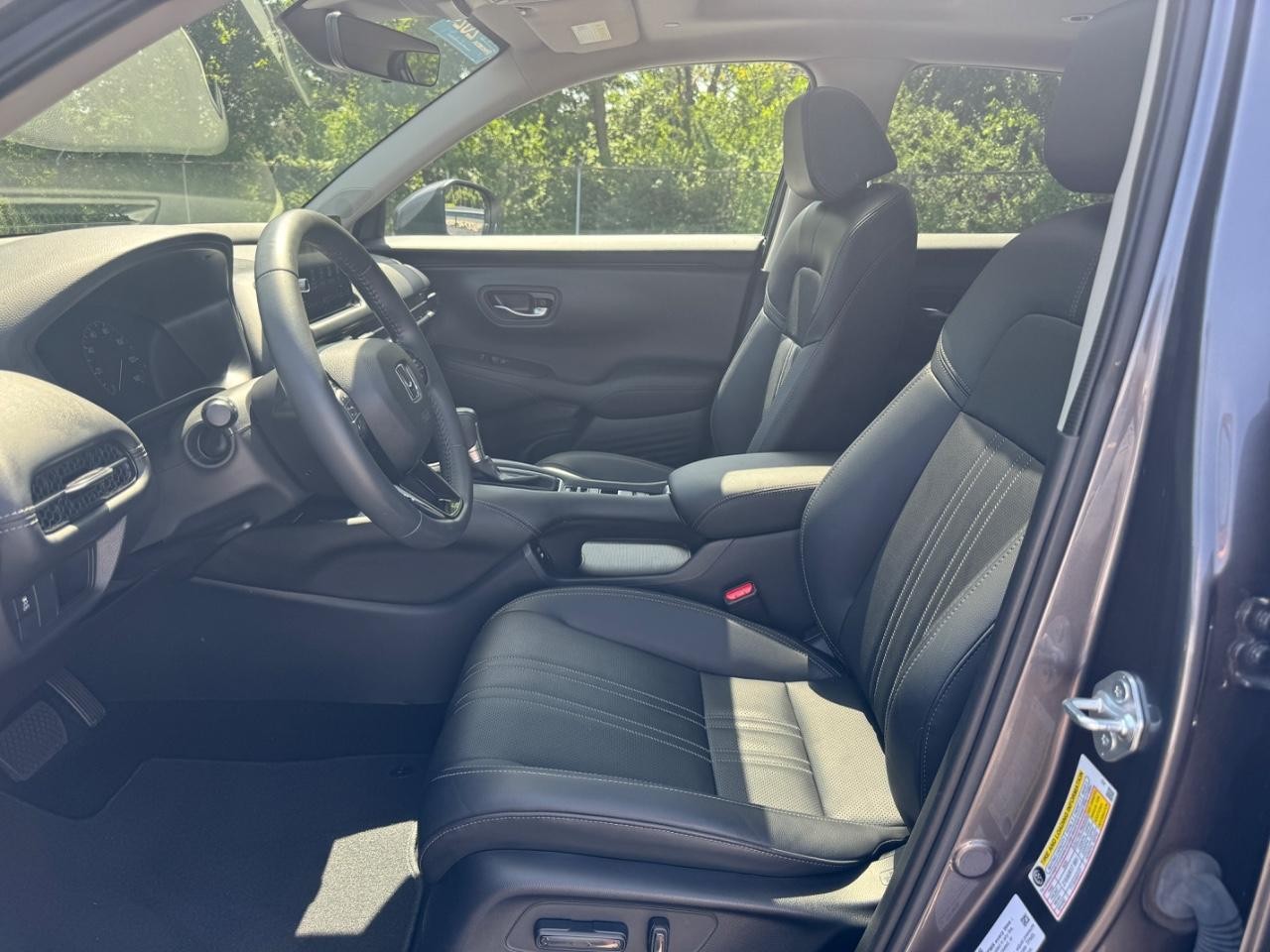 Honda HR-V Vehicle Full-screen Gallery Image 18