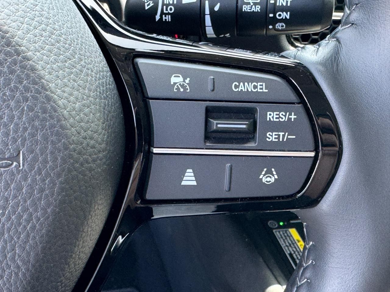 Honda HR-V Vehicle Full-screen Gallery Image 22